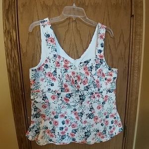 Torrid sleeveless floral peplum top